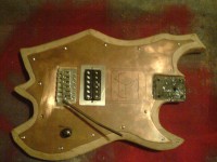 Tak tohle je můj vlastní výtvor. Ještě barvu. Dostane modrou metalízu a ta deska bude jenom bezbarvím lakem. Co na to říkáte ?