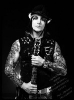 Synster Gates