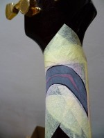 Přebroušeno. Bohužel lak se nevrátil na původní místo, tak jsem to probrousil i přes červenou lazuru