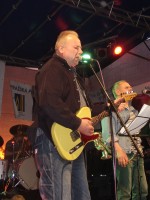 Hudba_Praha,_Ladronka,_kytarista.jpg