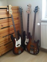 moje baskytary.jpg