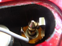 Když je to normálně zapojené tak to nehrálo vůbec, ale po čase sem to tam dal nějak tak, že to hraje, ale s jackem se nesmí hýbat.