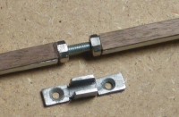 Kotva středu výztuhy